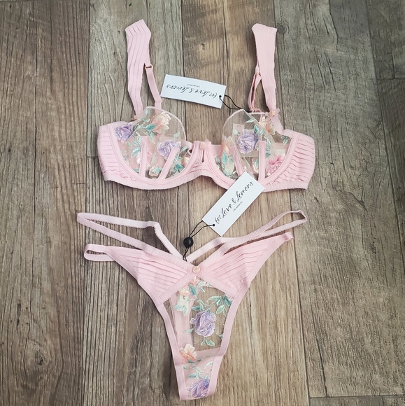 NWT For Love & Lemons Pastel Watercolor Rose Set - Picture 5 of 12